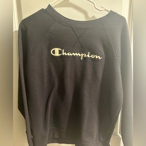 Black size small women’s champion crewneck